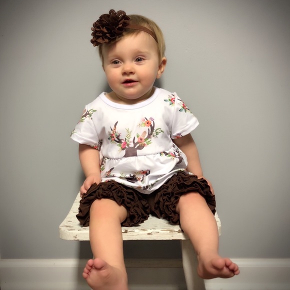 2pc. Deer and Ruffle Shorts Set - Picture 3 of 8